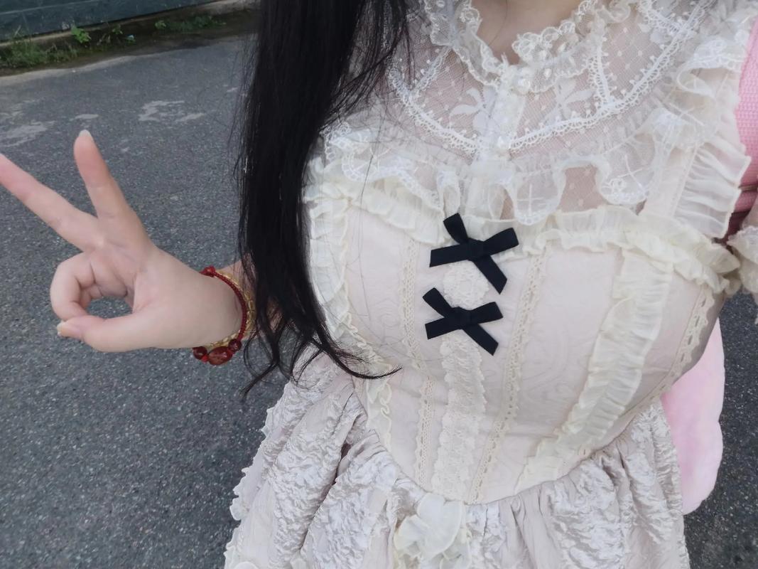 网恋照片女生不容易看出_网恋选对照片，吸引合拍的人