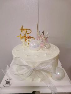 十八岁生日蛋糕图片女_超方便！18岁生日蛋糕图，晒图做背景派对气氛全搞定！